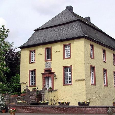 Charmante Ferienwohnungen Auf Reitstall Wasserburg Anstel - Ein Ort Zum Wohlfuehlen Und Entspannen Rommerskirchen エクステリア 写真