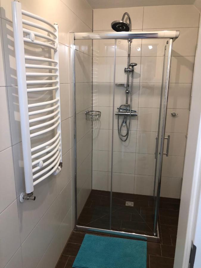 Charmante Ferienwohnungen Auf Reitstall Wasserburg Anstel - Ein Ort Zum Wohlfuehlen Und Entspannen Rommerskirchen エクステリア 写真