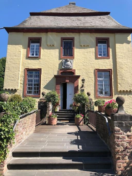 Charmante Ferienwohnungen Auf Reitstall Wasserburg Anstel - Ein Ort Zum Wohlfuehlen Und Entspannen Rommerskirchen エクステリア 写真